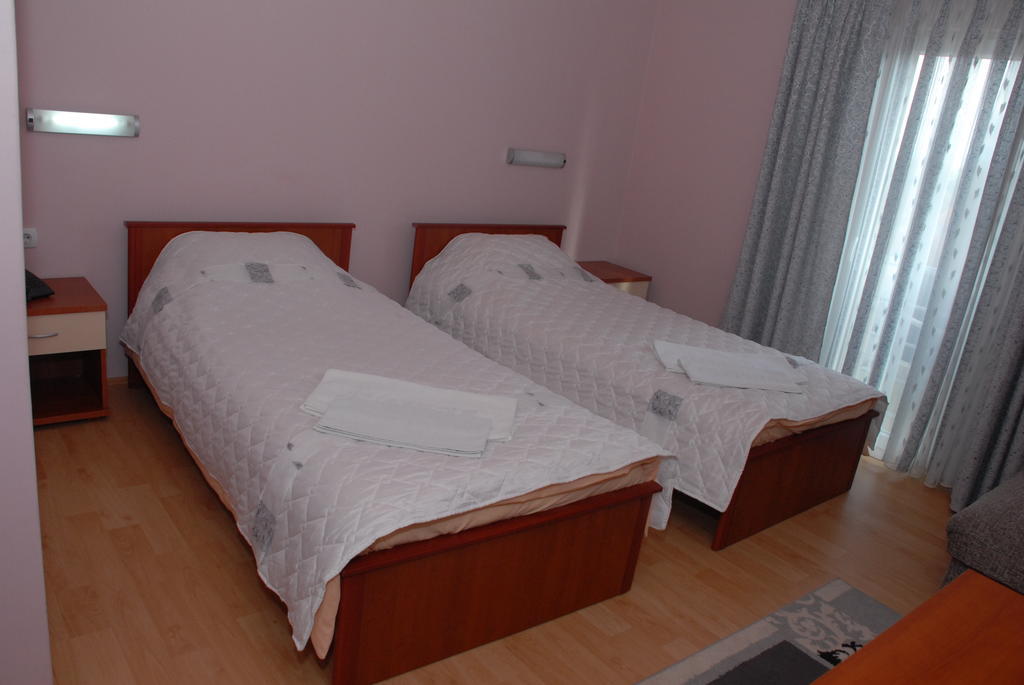 Harmony Hotel Kumanova Oda fotoğraf
